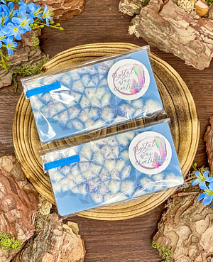 Cypress & amber soy wax melt snapbar