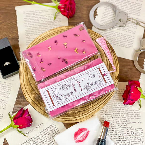 Romance Reader soy wax melt & bookmark set
