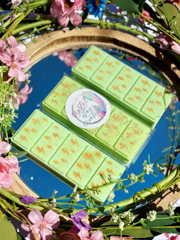 Lime green coloured Soy Wax melt Snap bar with lightning bolt design, scented with a fresh, invigorating blend of Lemongrass & Ginger.