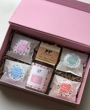 luxurious Eco friendly vegan scented soy candles, wax melts & Gift sets